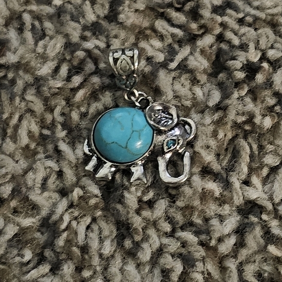 Elephant Pendant- NWOT - Picture 2 of 4